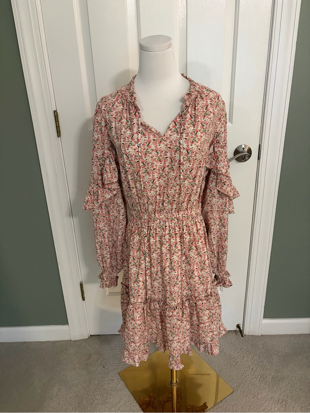 Stellah Floral Ruffle Sleeve Dress Size Medium